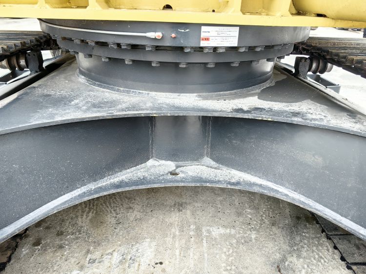 20 Ton Used Digger Komatsu Excavator PC200-8 with Original Hydraulic Pump in Shanghai