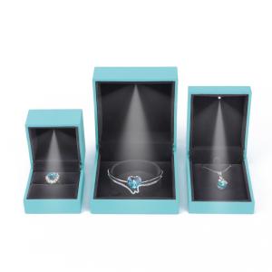 China Customized Hanhong LED Light Jewelry Packaging Box for Necklace Bracelet and Earrings wholesale