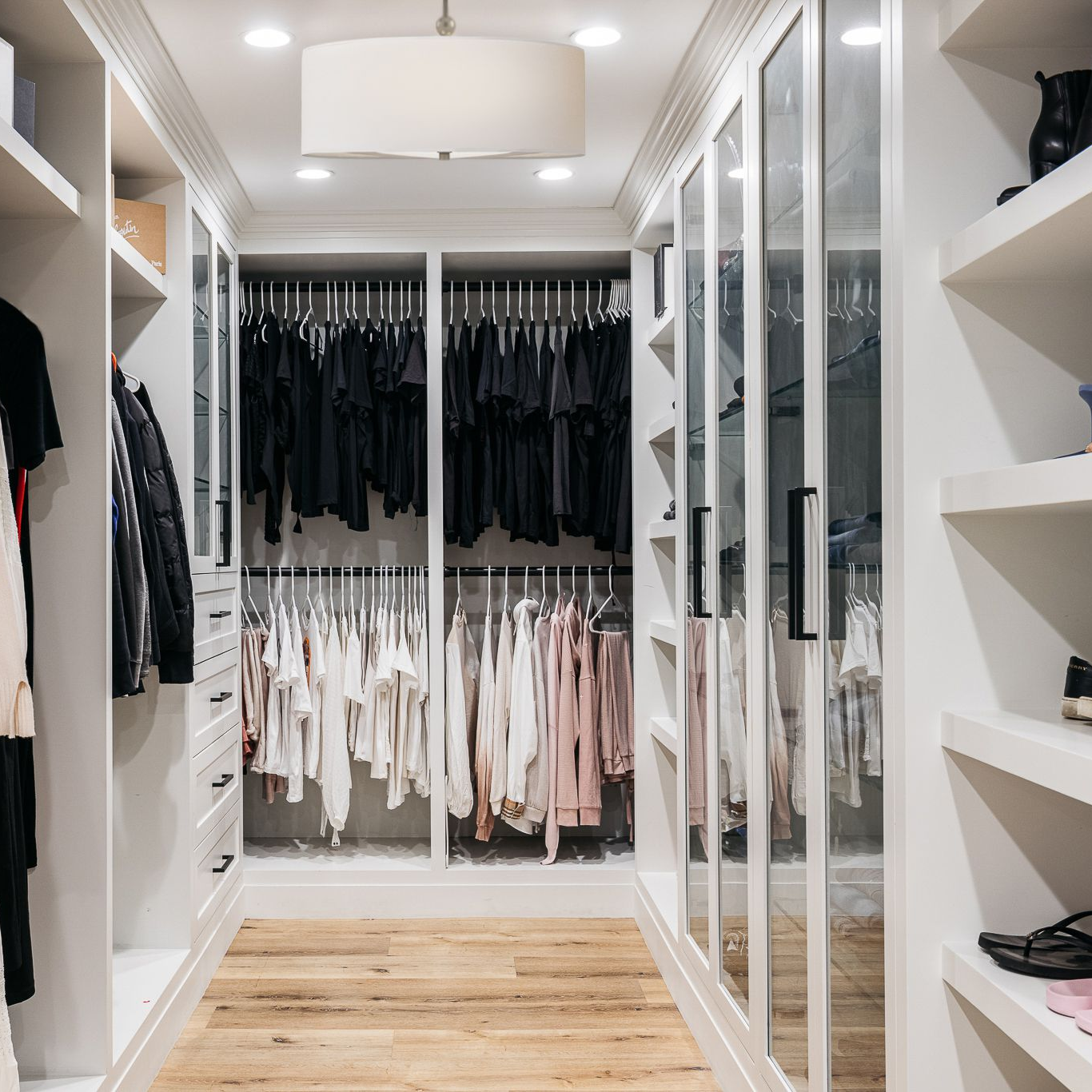 Contemporary Design Style Extendable Bedroom Wall Storage Wardrobe for Customization
