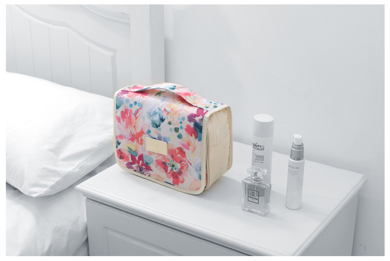 Hot Sale Flower Printing Large Capacity Hanging Travel Toiletry Bag