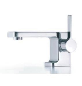 China Contemporary Square Single Hole Bathroom Sink Faucet , Single handle Solid Brass Basin Mixer wholesale
