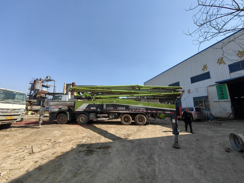 2018 Zoomlion 56m Concrete Pump Mercedes Benz Chassis Heavy Machinery