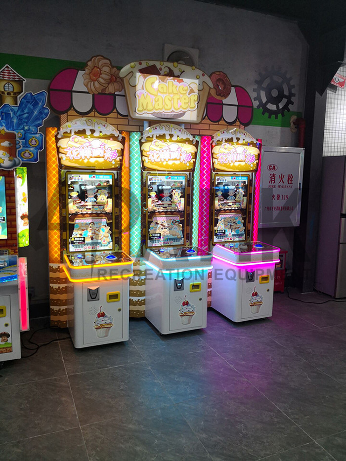 Cake Master Kids Lottery Game Machine Coin Operated 300W 220V
