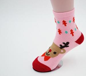 China Colorful christmas deer patterned design cotton socks for girls wholesale