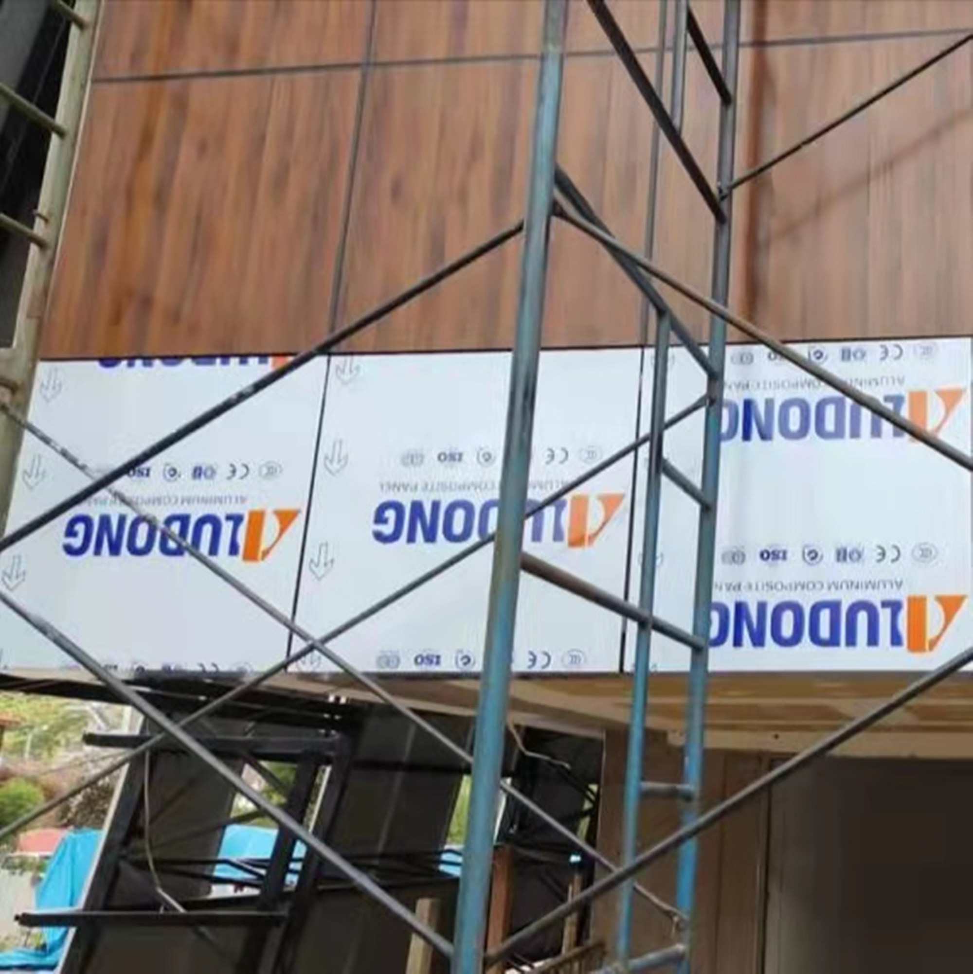 Protective Wooden Aluminum Composite Panel With PVDF Film Lamination For Superior Surface Protection