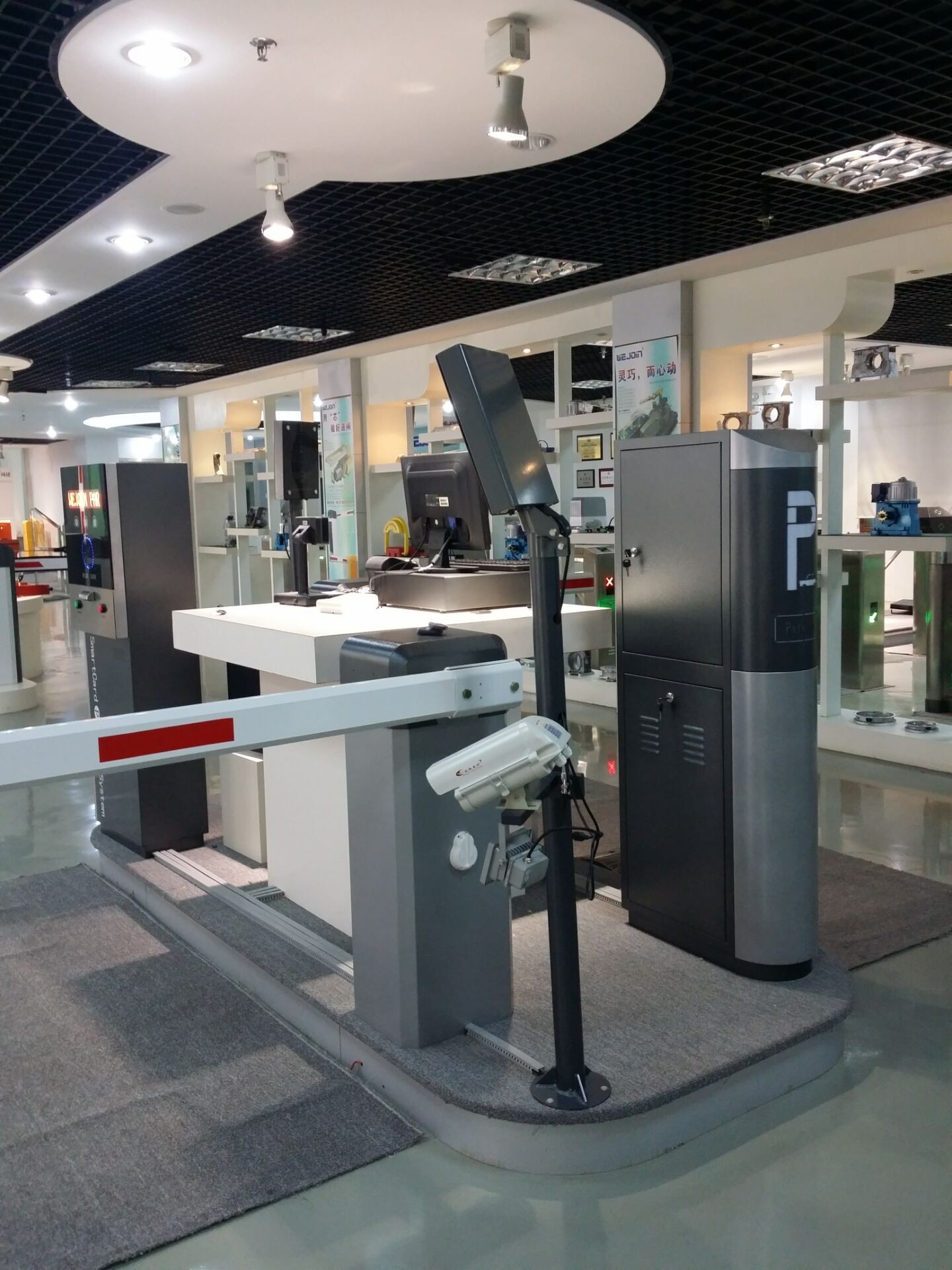 High Speed Boom Intelligent Barrier RFID Smart Vehicle Access Parking System