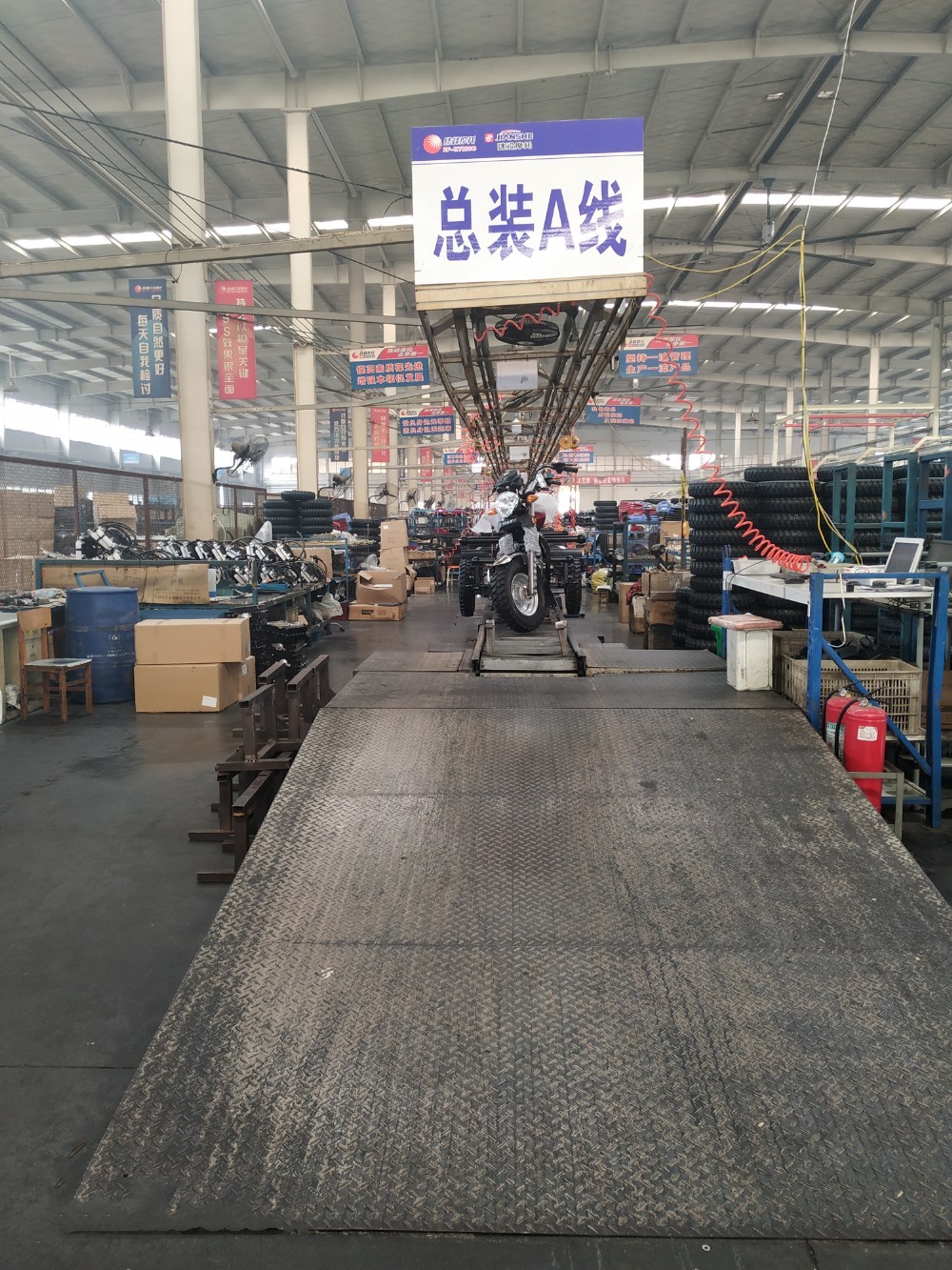 ChineseTricycleFactory2500*1000Size And Open Body Type Motor Electric Carry Cargo Rickshaw Electric Tricycle