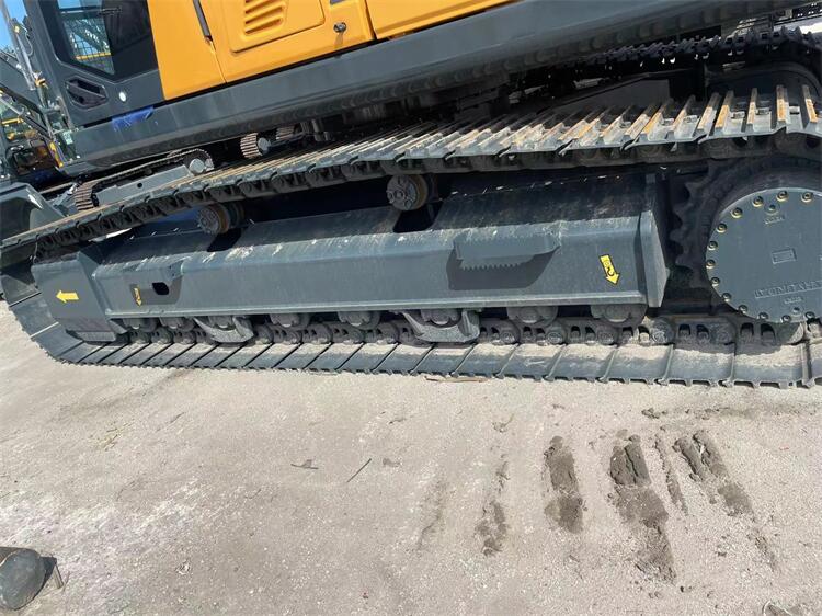 Good Health Condition 22 Ton Hyundai HX220 Excavator in Shanghai High Operating Weight
