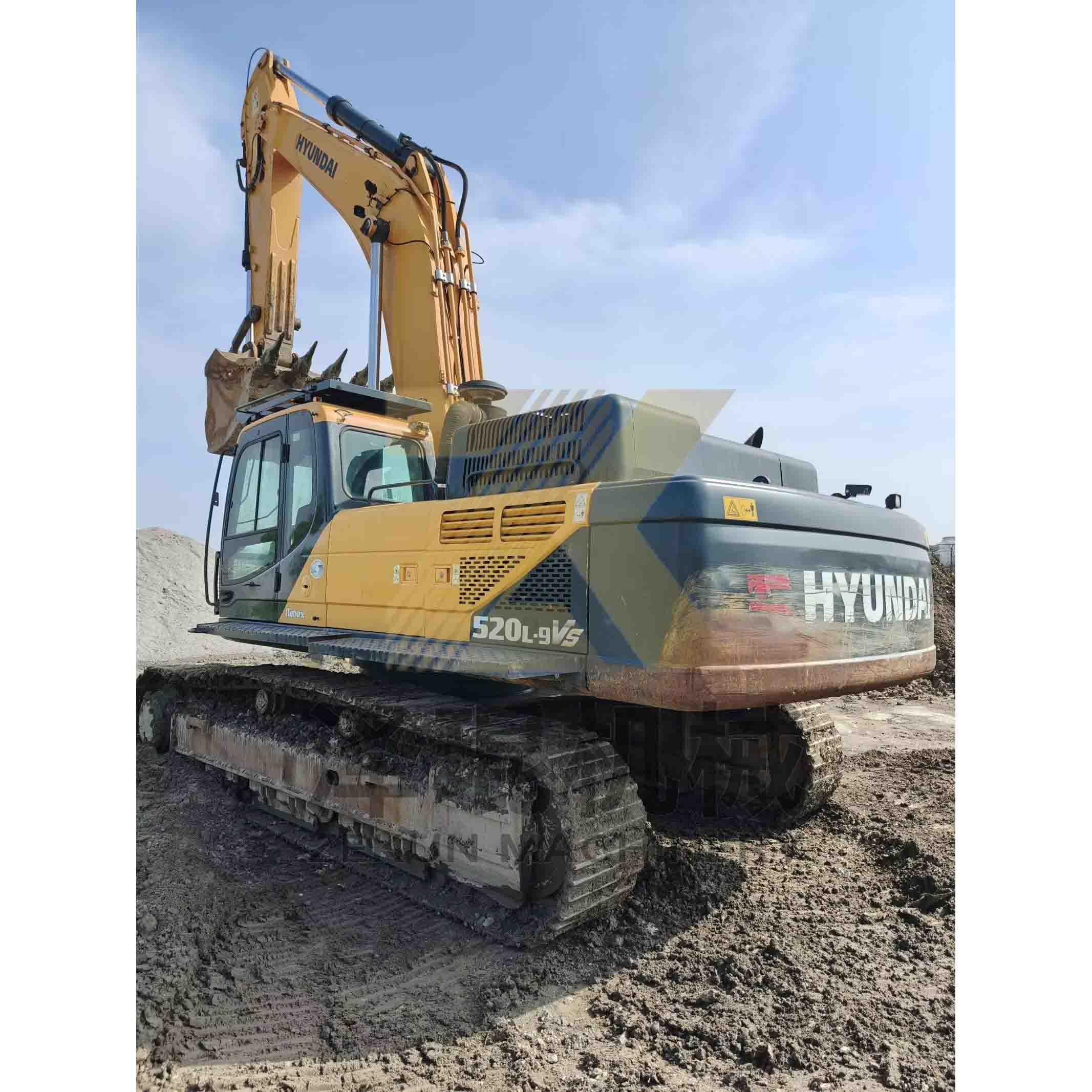 Used Hyundai 520-9VS 52Ton Excavator with Cummins Engine and Original Pump