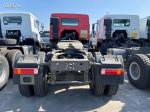 Tubeless Tire Design Red Head Truck Sinotruk HOWO 6*4 Tractor Truck in Good