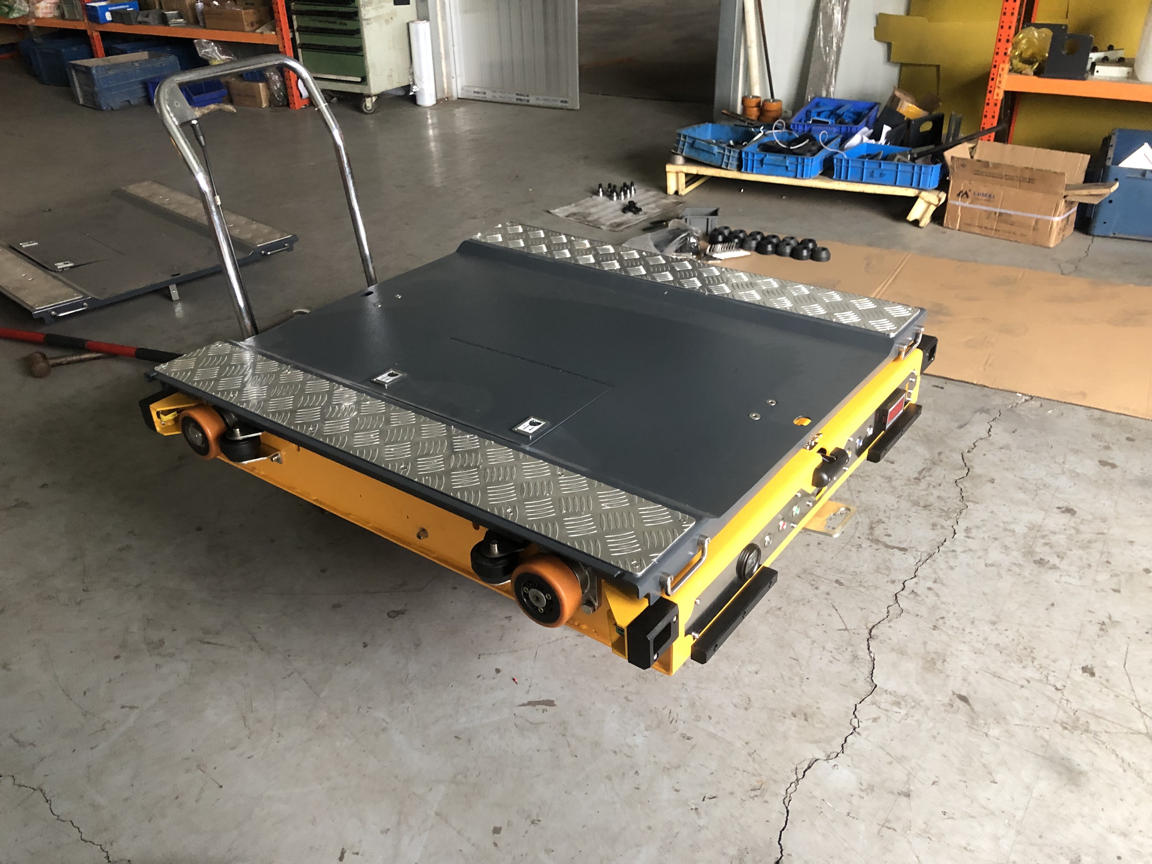 Cold Storage Electric Automatic Storage System Shuttle Rack Style For Supermarket
