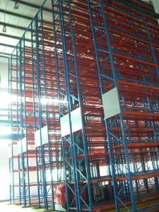 China Narrow Aisle Pallet Racking Vna Racking System Customized Loading Capacity on sale