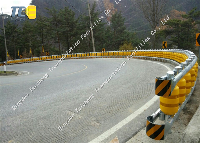 PU And PVC Rolling Guardrail Barrier ISO Standard 1