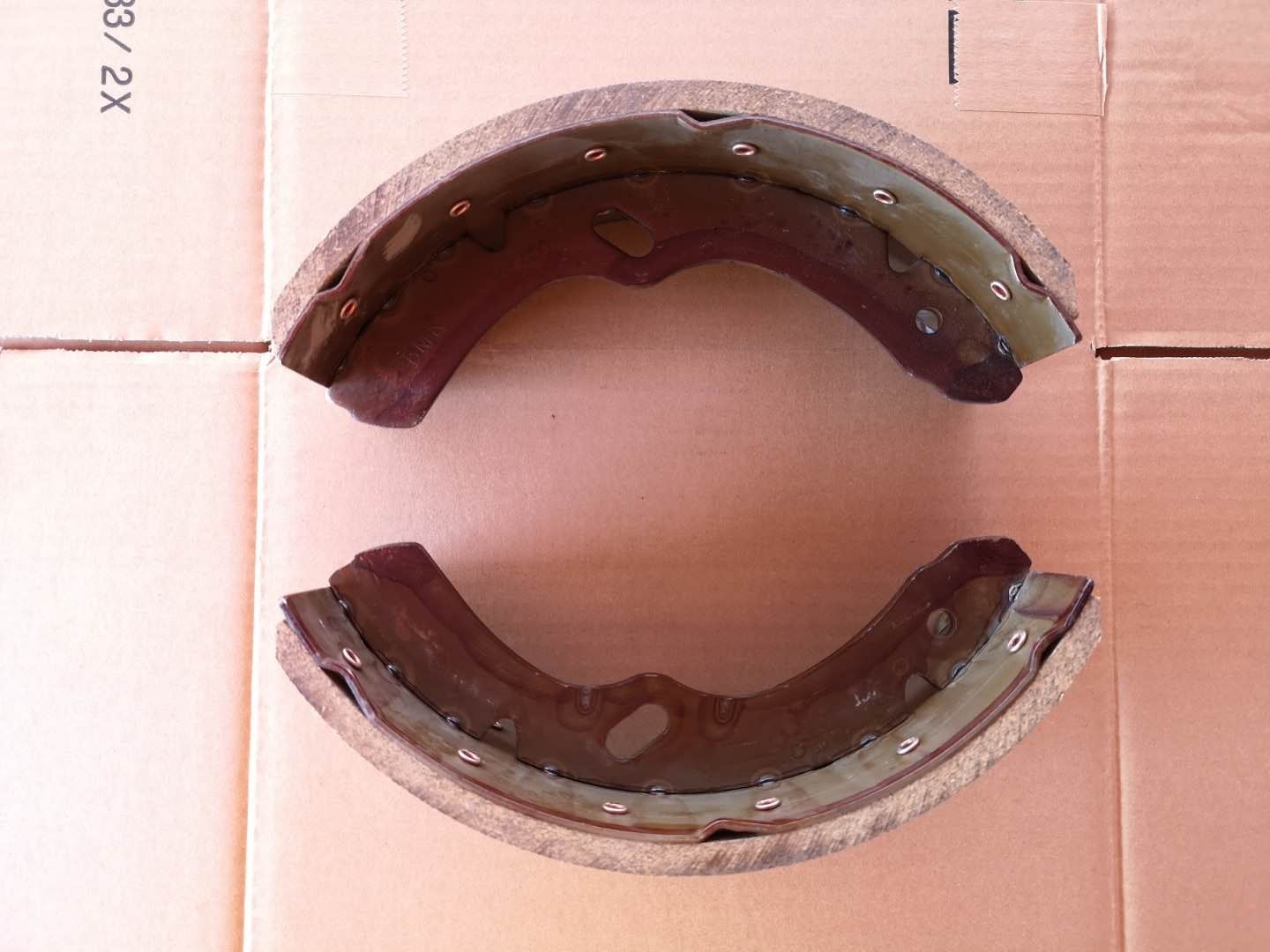 8972010610 ISUZU Brake Lining With Shoes K4459 100mm Wide 12 Rivet Holes