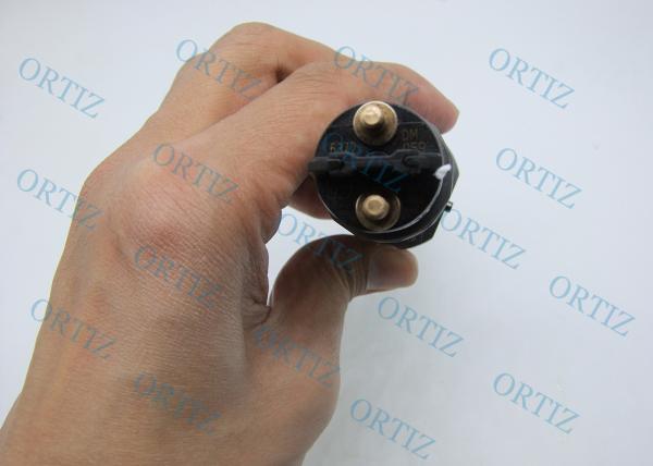 ORTIZ KOMATSU 200-8 Cummins QSB6,7 diesel injector 6754-11-3010 0445 120 059