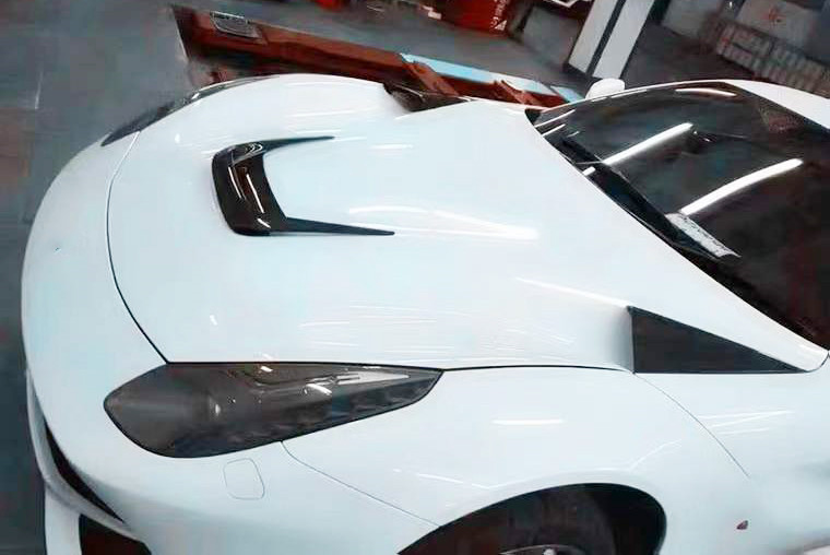 High Quality Carbon Fiber for Ferrari F12 Carbon Fiber Cover Decoration F12 Carbon Fiber Engine Compartment Tuyere Small Piece