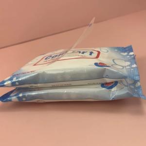 China Single Use Woman Wet Tissue Skin Cleansing Restaurant Wet Wipes Self Seal wholesale