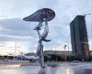 China 6.0M High Mirror Polished Metal Whale Sculpture For Plaza Decoration wholesale