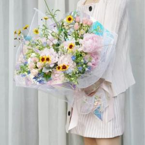 China Rainbow PET Florist Wrapping Paper 50cmx50cm Iridescent Cellophane Wrapping Paper wholesale