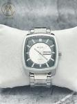 Luxury Waterproof Date Showing Stainless Steel Quartz Watch for Men and Women