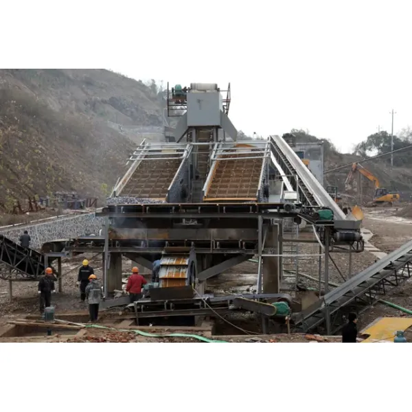 Small 3 Deck Quarry Rock Stone Vibrating Screen Used in Quarry Mining