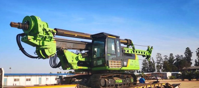 Small Rotary Piling Rig Machinery 28m Drilling Depth Operating Height Rotary Piling Rig