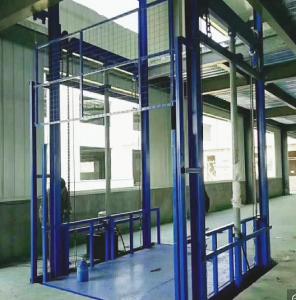 China 1000kg Capacity 3kw Automatic Cargo Elevator Door For Industrial Building on sale