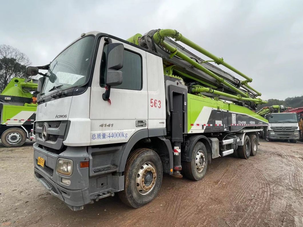 Factory Low Price Zoomlion 2018 Concrete Pump with Benz Chassis Changsha Pump Truck