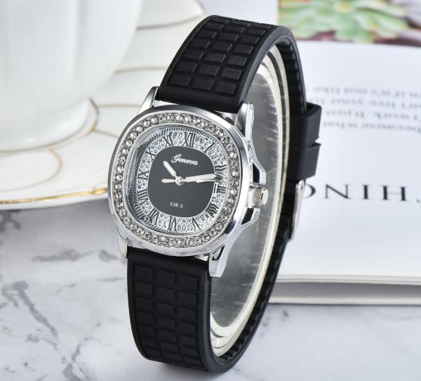 2021 New Product Elegant Women Hand Wristwatch Ladies Watch Fashion Watch Of