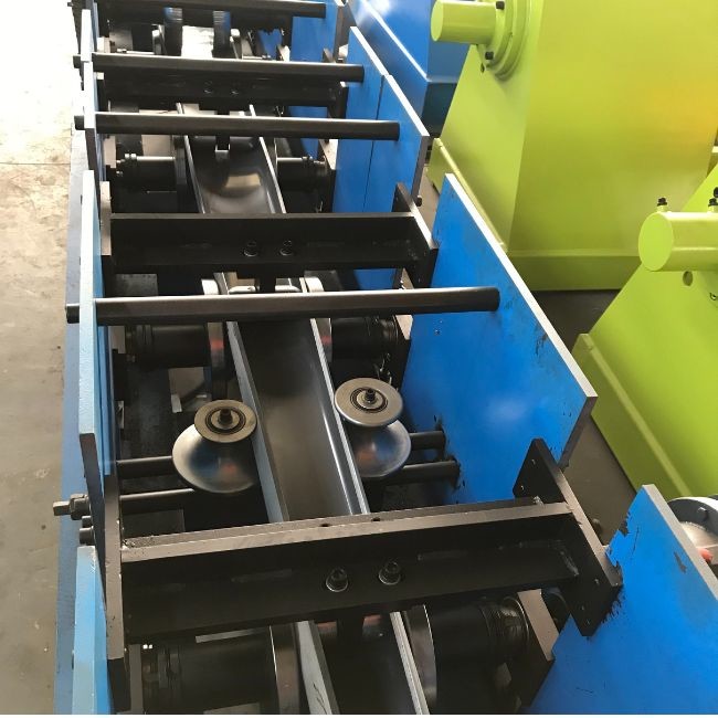 12 Stations PLC Controlled Gutter Downpipe Roll Forming Machine With Hydraulic Cutting And Cr12 Roller