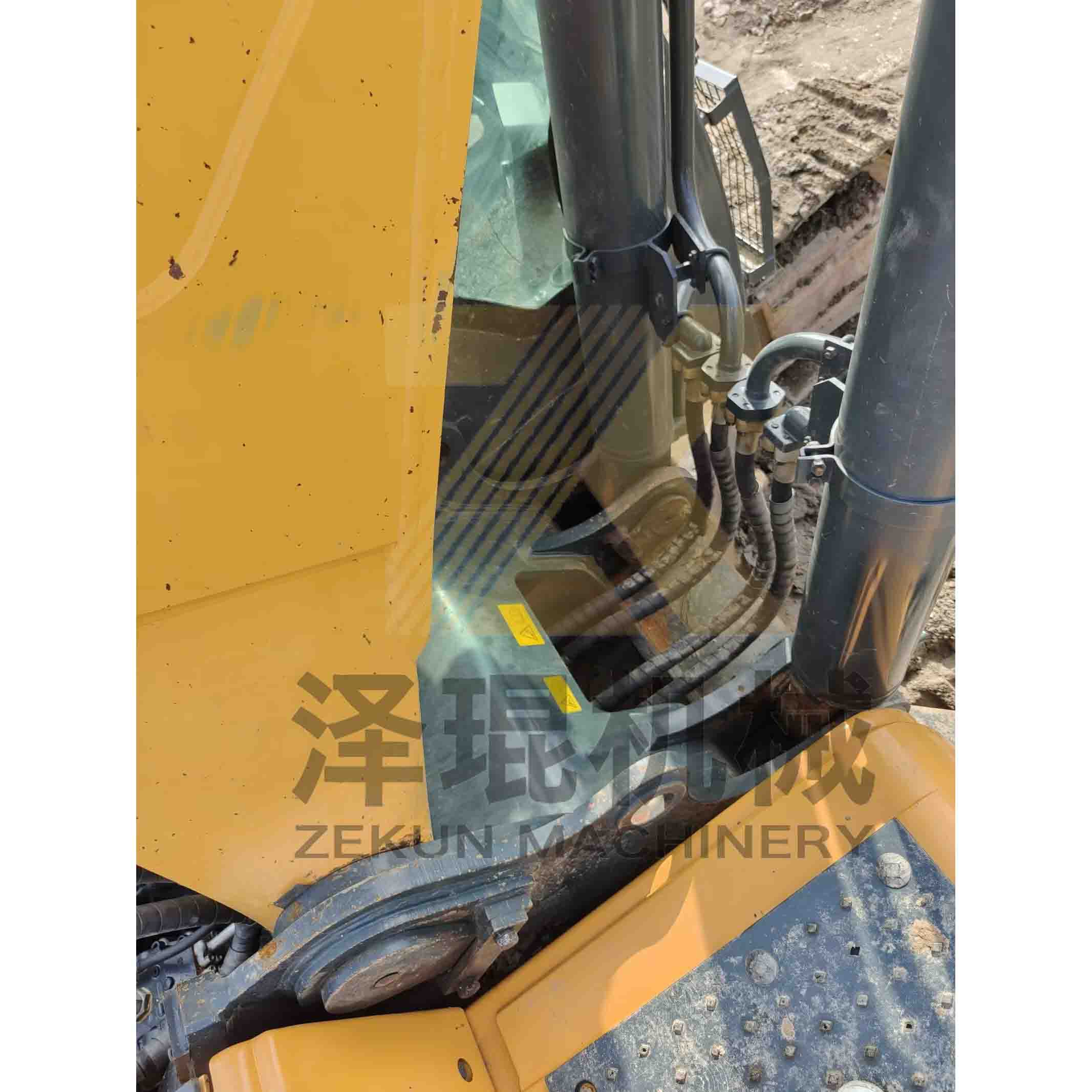 Used Hyundai 520-9VS 52Ton Excavator with Cummins Engine and Original Pump