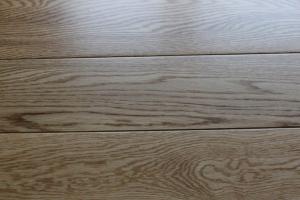 China Oak-natural UV lacquere wide plank engineered wood flooring wholesale