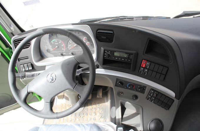 Quarry Dump Truck For Sale 8*4 Shacman Tipper M3000 Loading 30 Tons Highway Transport