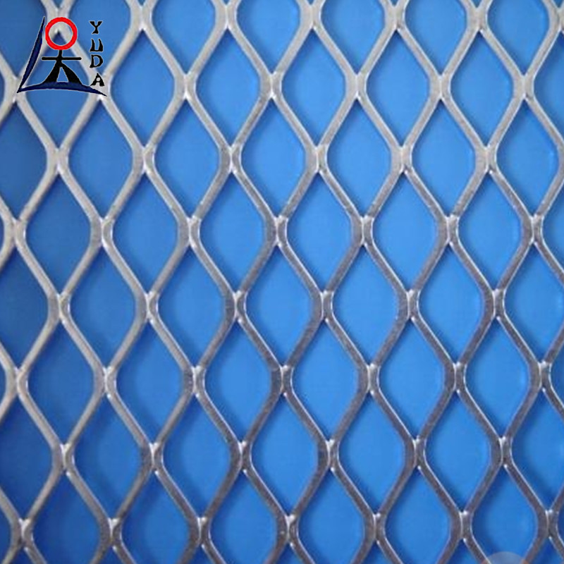Hot Dipped Galvanized Carbon Steel Expanded Metal With Various Styles Metal Diamond Mesh