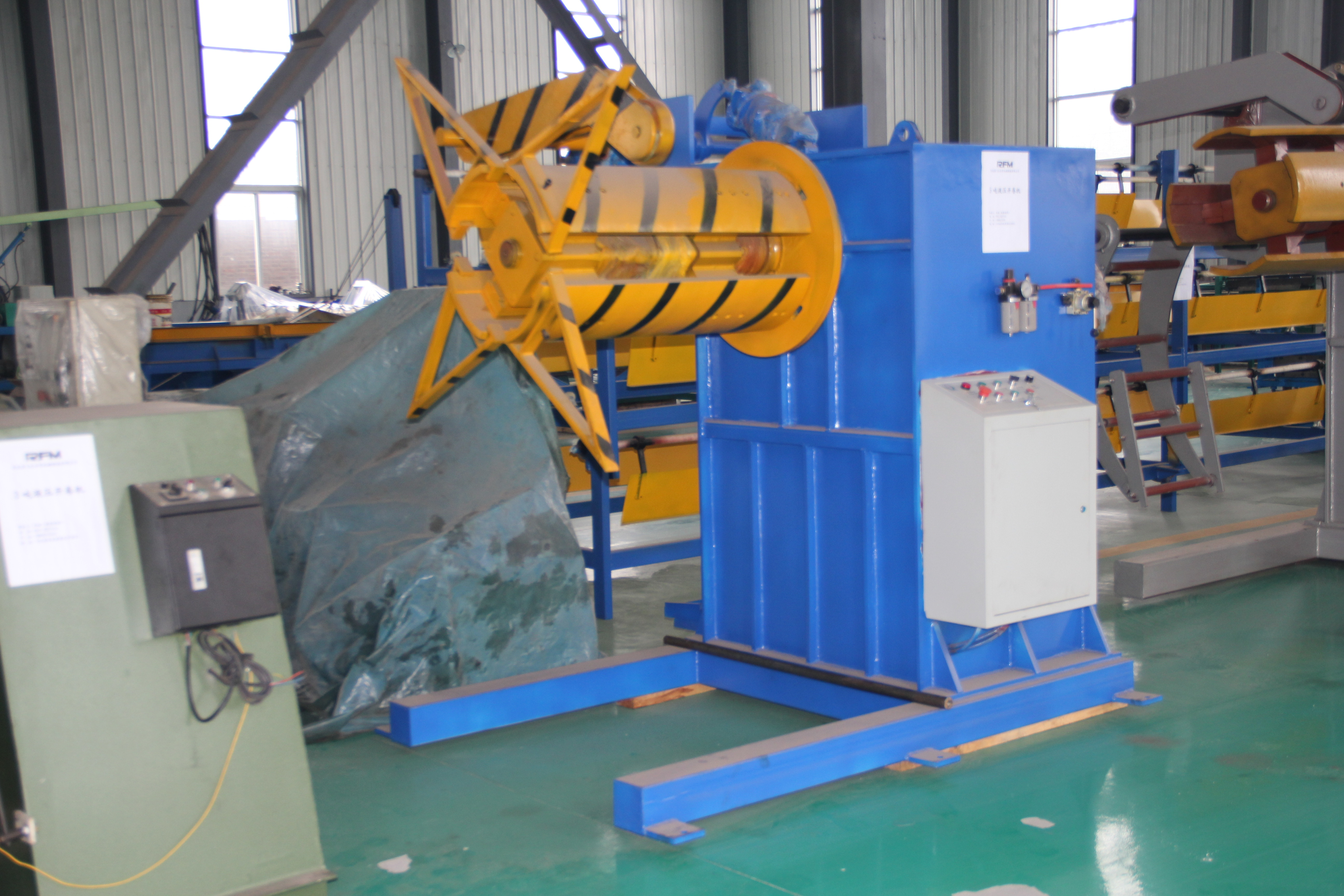 Hydraulic decoiler 