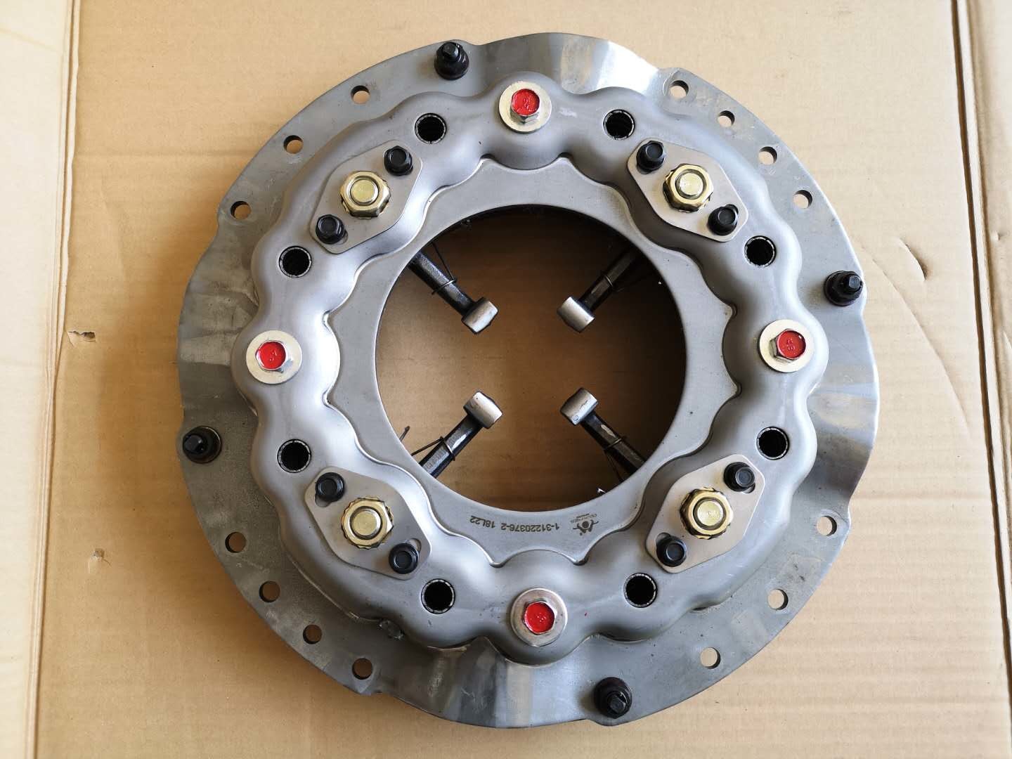 1312203742 ISUZU 380mm 15 Inch Clutch Cover Heat Treatment Leave Burn Mark
