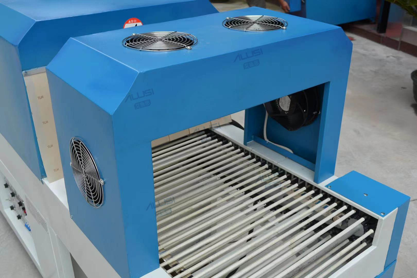 Shrink Band Sleeve Machine / Heat Shrink Tunnel For Bottle Lid Plastic Films