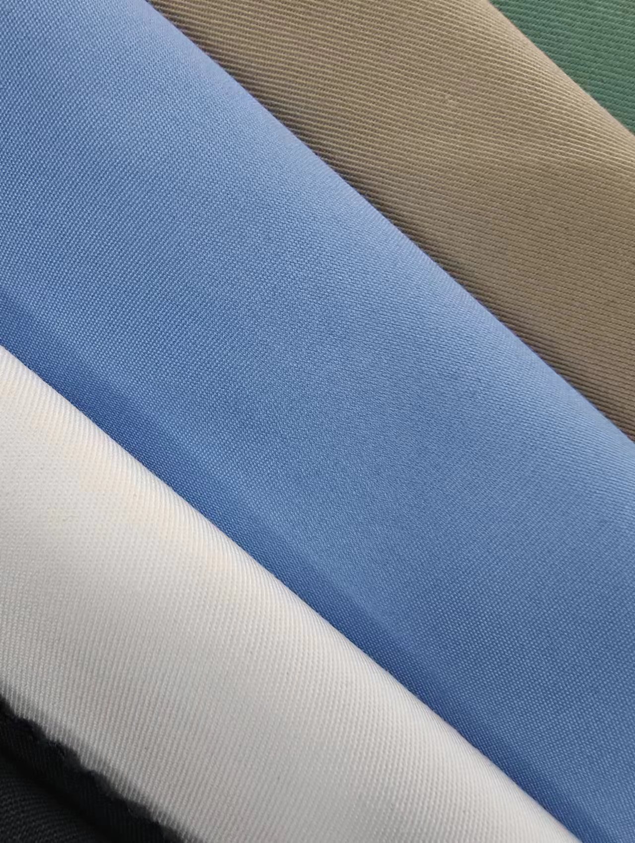 Water Resistant 100% Polyester Twill Gabardine Fabric Customized for Workwear Clothing