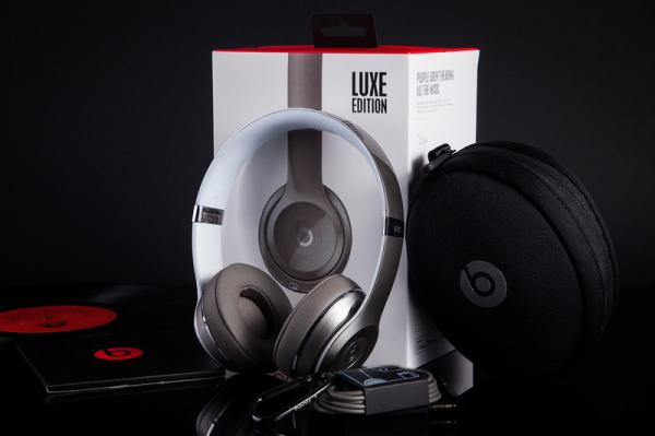 Newest 2016 Beats by Dr.Dre Solo2 On-Ear Wired Luxe Edition Headphones Silver