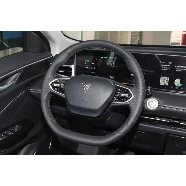 Sedan Nezha U Automobile 2023 Challenge Version UII 400 Lite