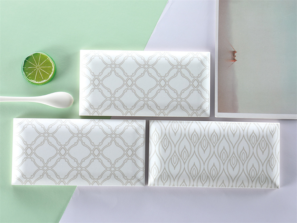 White Bevelled Tiles 75x152mm Glossy Ceramic Wall Bread Tiles For Bathroom and Kitchen