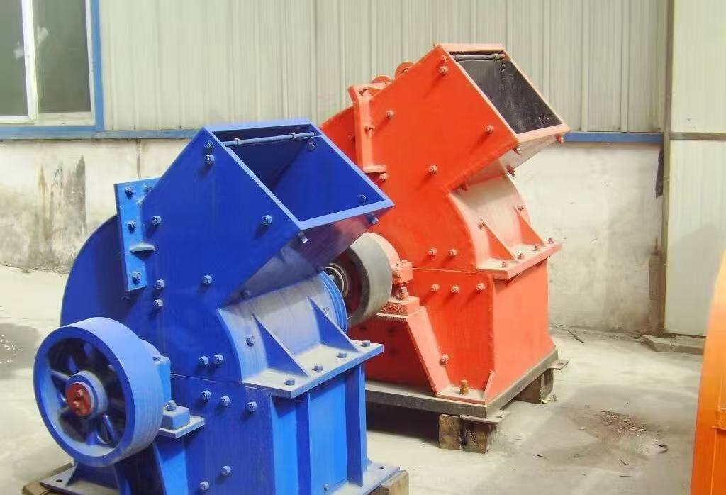 Adjustable Discharge Hammer Crushing Machine Low Maintenance For Limestone Material