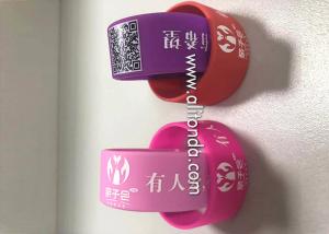 China Wholesale Custom Single Color 3D Debossed Fashion Logo Bracelet Silicone Rubber Wrist Band for Sports on sale