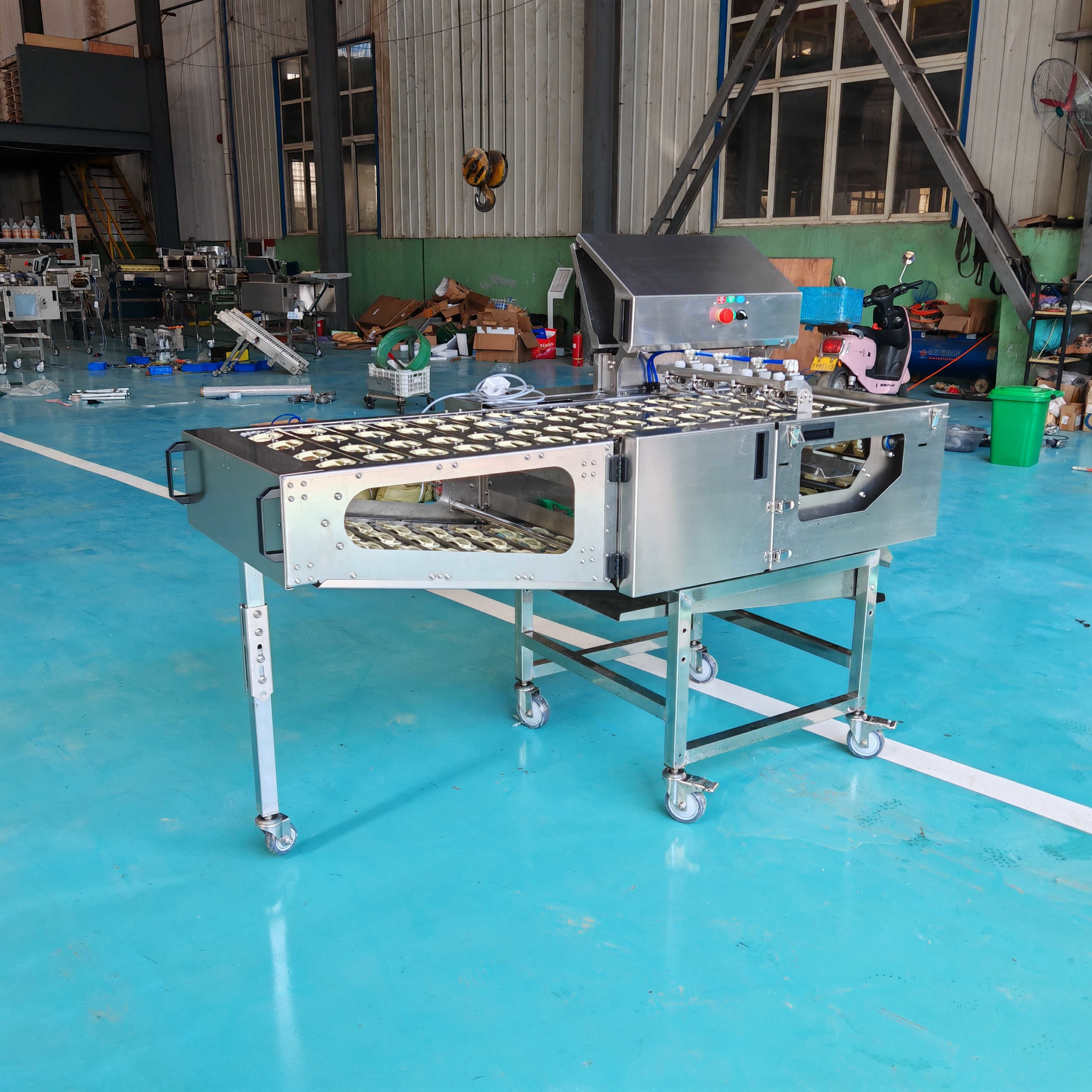 Four Rows Of Duck Egg Egg Knocking Machine Efficient Automatic Egg Processing Equipment