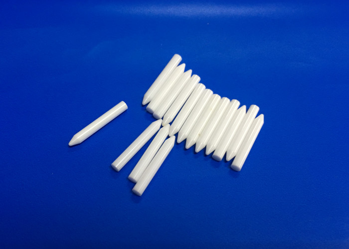 Customized Thin Zirconia Ceramic Needle With Low Thermal Conductivity