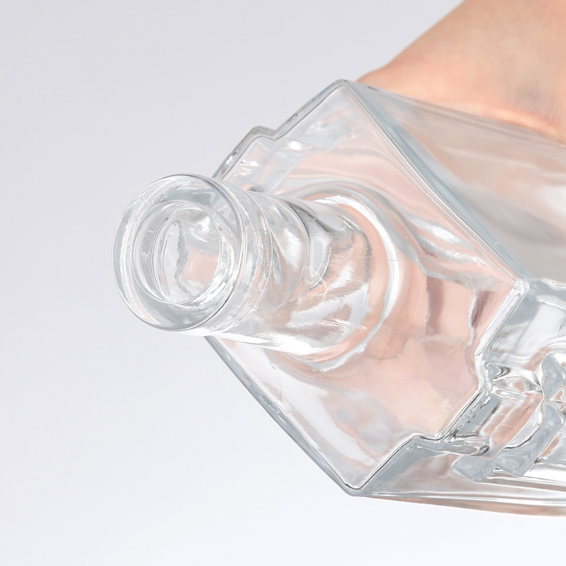 Square Glass Bottle for Wine Brandy Vodka Whisky Made of Healthy Lead-free Glass