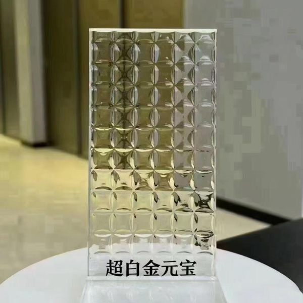 Custom Tinted Solid/Hollow Patterned Glass for Hotels & Villas