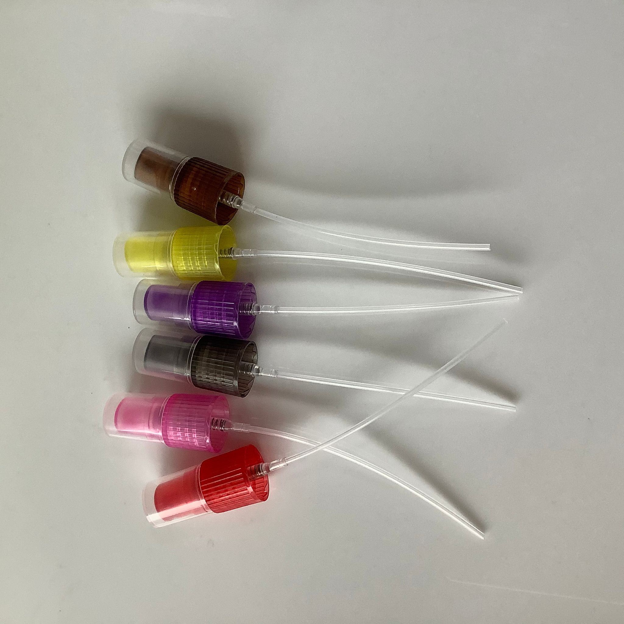 Red Plastic Lotion Bottles With Pump 10ml Plastic Pump Spray Bottles