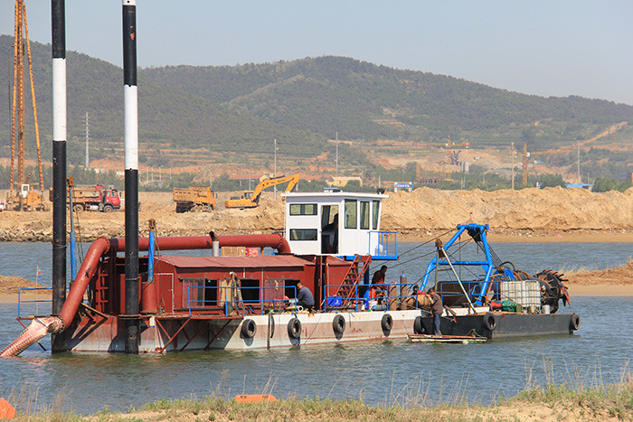 16kw Sand Dredging Boat With A Blue Color 1800 m3/h For River Dredging YSCSD350