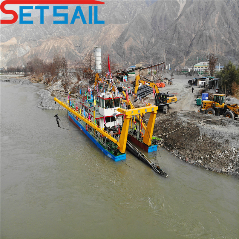Medium-Sized Cutter Suction Sand Dredger for Inland Waterway Cleaning